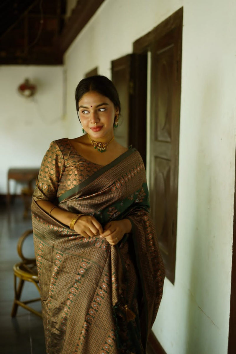 Green Jacquard Silk Saree | Festival & Ceremony Wear