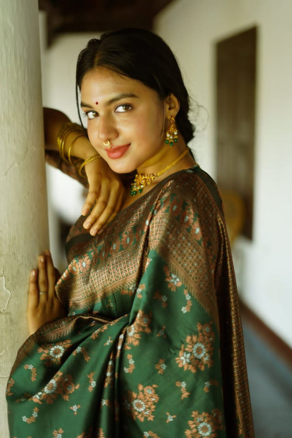 Green Jacquard Silk Saree | Festival & Ceremony Wear