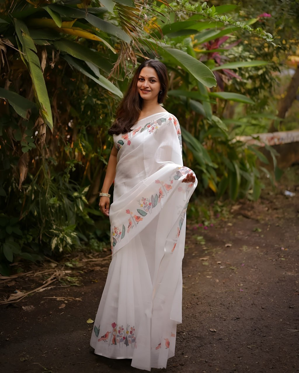 Premium White Linen Cotton Saree with Floral & Bird Hand Paint | Daily Wear & Festive Wear